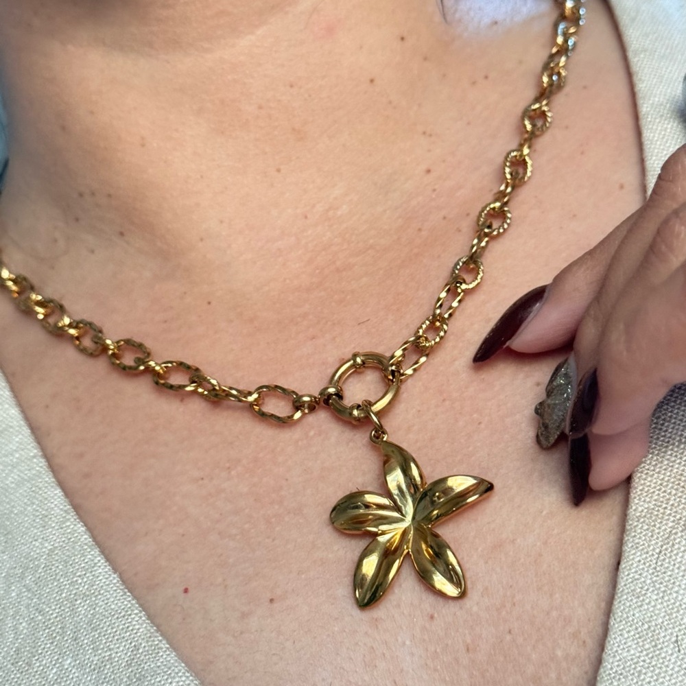 Gold Chain Necklace with Strawberry and Flower Charms - Picture 5 of 7